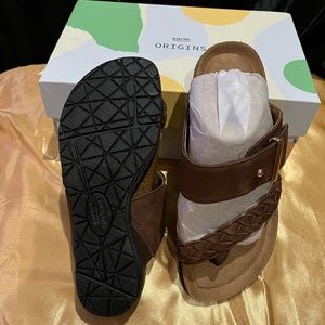 Cute earth shoes very comfy brand new